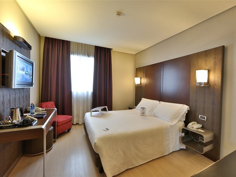 Best Western Hotel Goldenmile Milan Треццано-суль-Навиглио Экстерьер фото